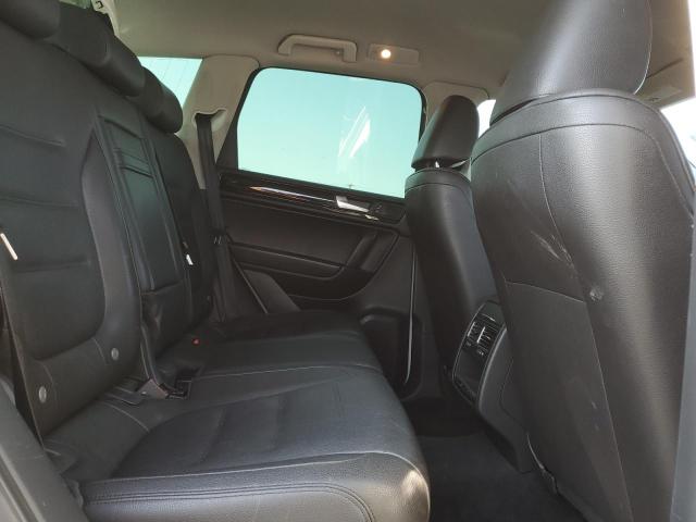 WVGEF9BP1DD013045 - 2013 VOLKSWAGEN TOUAREG V6 WHITE photo 11