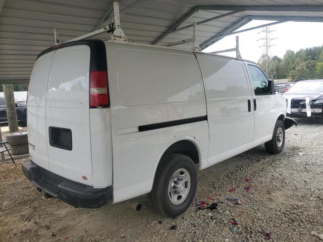 1GCZGGFG2G1242647 - 2016 CHEV EXPRESS G3500 WHITE photo 3