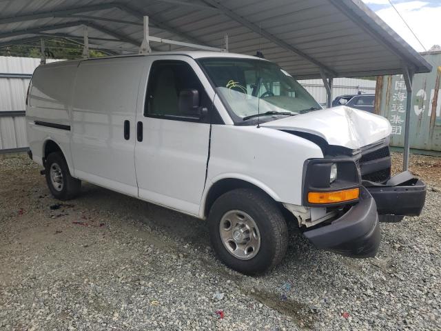 1GCZGGFG2G1242647 - 2016 CHEV EXPRESS G3500 WHITE photo 4