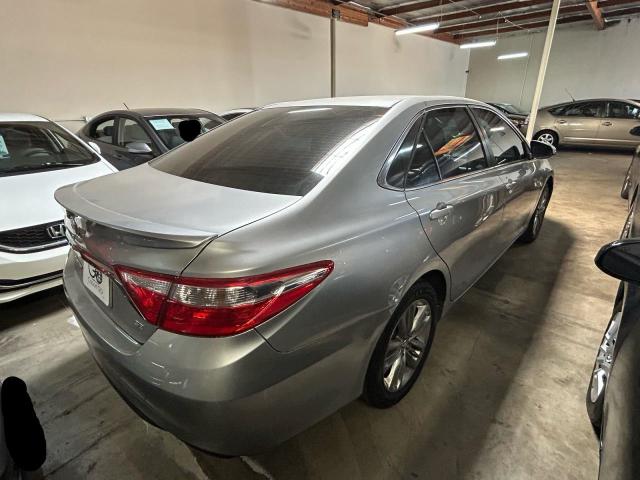 4T1BF1FK9FU946424 - 2015 TOYT CAMRY LE GRAY photo 4