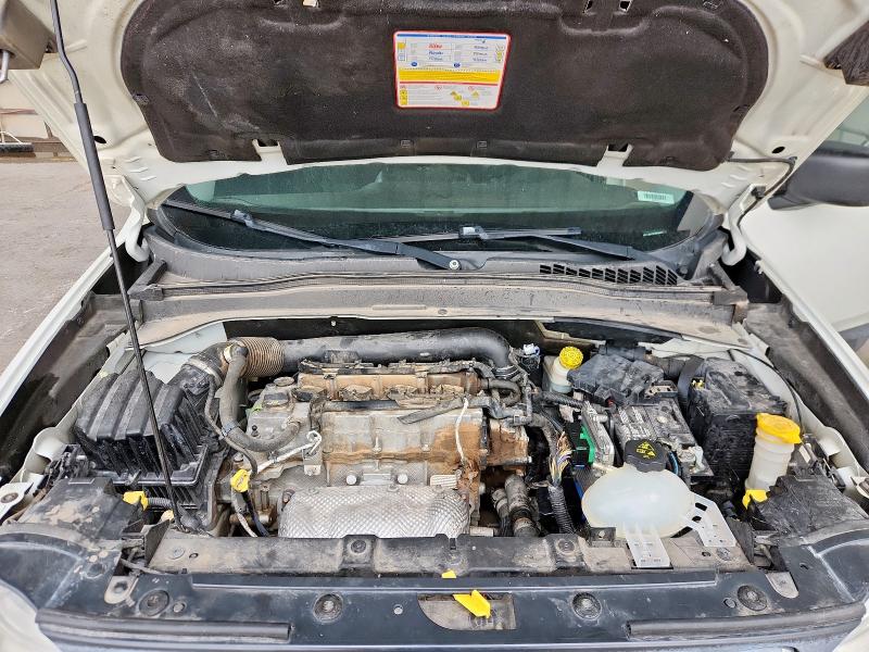 ZACCJAATXFPB30878 - 2015 JEEP RENEGADE SPORT WHITE photo 11