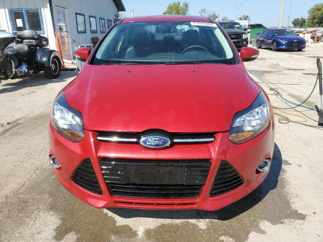 1FAHP3J26CL463303 - 2012 FORD FOCUS TITANIUM RED photo 5