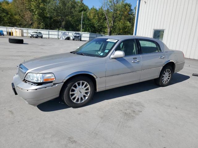 2006 LINCOLN TOWN CAR SIGNATURE, 