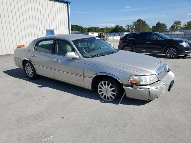 1LNHM81W36Y610781 - 2006 LINCOLN TOWN CAR SIGNATURE Plata foto 4