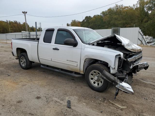 1GCRCSEA3DZ272636 - 2013 CHEVROLET SILVERADO C1500 LT WHITE photo 4