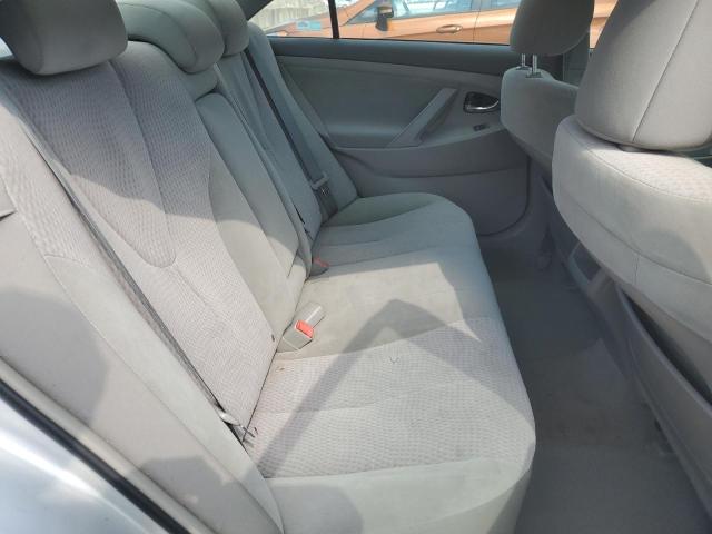 4T1BF3EK4BU748955 - 2011 TOYOTA CAMRY BASE SILVER photo 10