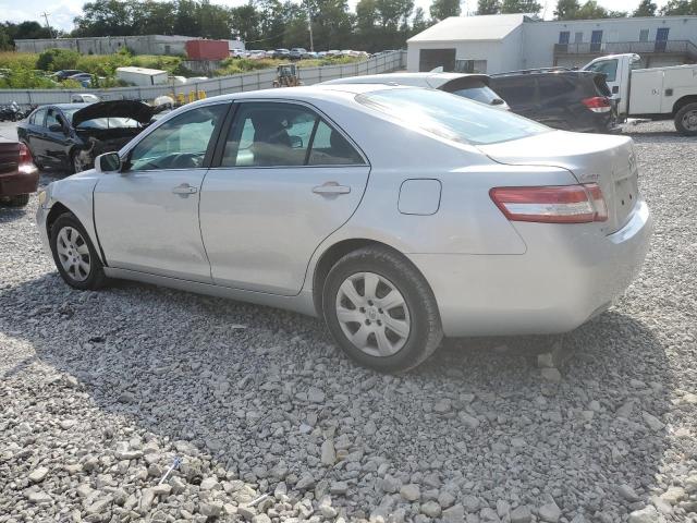 4T1BF3EK4BU748955 - 2011 TOYOTA CAMRY BASE SILVER photo 2