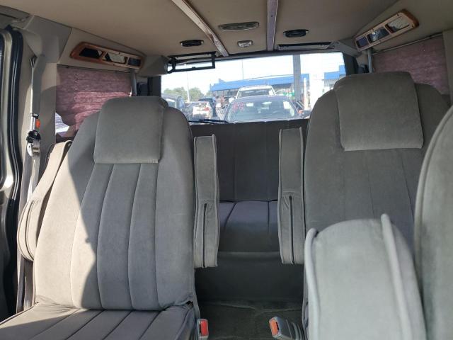 1GDDM19W11B511382 - 2001 GMC SAFARI XT SILVER photo 10