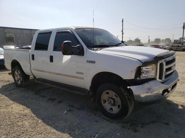 1FTSW21P05ED27698 - 2005 FORD F250 SUPER DUTY WHITE photo 4