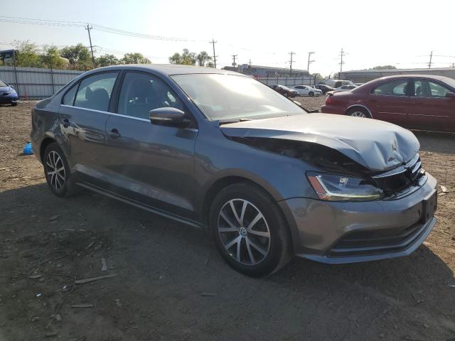 3VWDB7AJ8JM263554 - 2018 VOLKSWAGEN JETTA SE GRAY photo 4