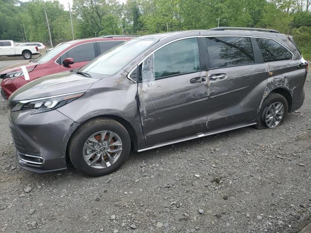 2024 TOYOTA SIENNA XLE, 