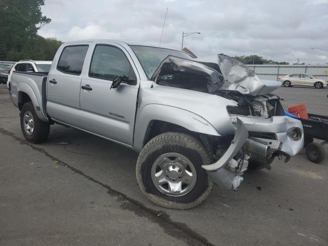 5TEJU62N85Z124044 - 2005 TOYOTA TACOMA DOUBLE CAB PRERUNNER SILVER photo 4