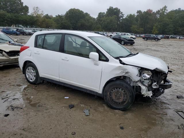 3N1BC1CP9BL515943 - 2011 NISSAN VERSA S WHITE photo 4