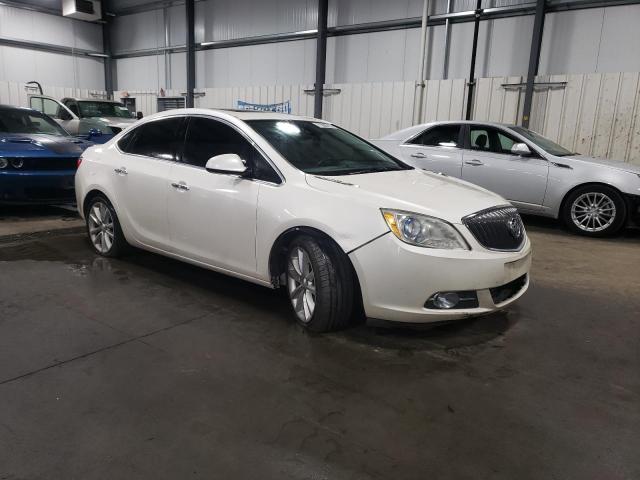 1G4PS5SK6E4105996 - 2014 BUICK VERANO WHITE photo 4