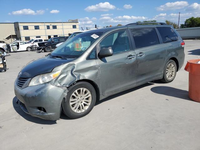 2013 TOYOTA SIENNA XLE, 