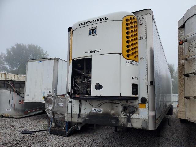 1UYVS2539AU897104 - 2010 UTILITY VS2RA WHITE photo 2