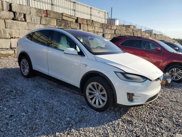 5YJXCBE23GF016989 - 2016 TESLA MODEL X 白色 照片 4