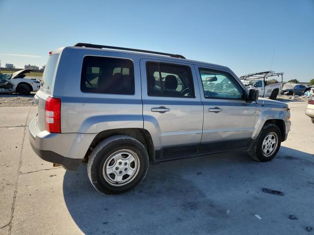 1C4NJPBAXGD670112 - 2016 JEEP PATRIOT SPORT 银色 照片 3