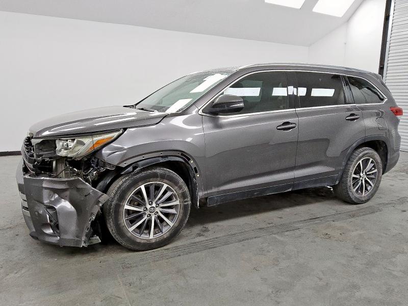 2019 TOYOTA HIGHLANDER SE, 