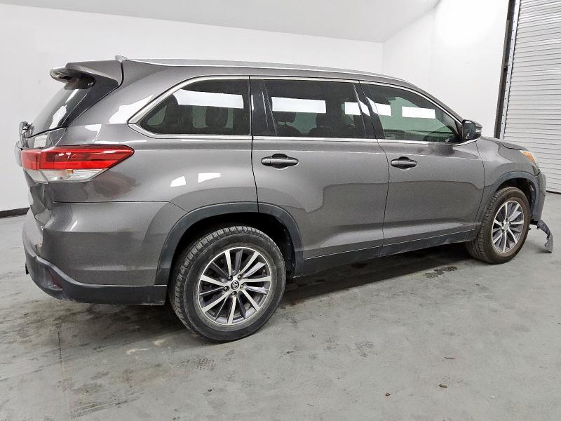 5TDKZRFH5KS301198 - 2019 TOYOTA HIGHLANDER SE GRAY photo 3
