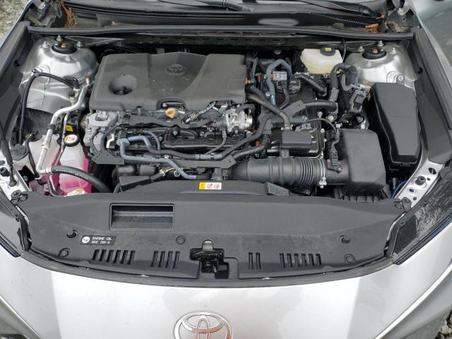 4T1DBADKXSU521604 - 2025 TOYOTA CAMRY XSE ვერცხლისფერი ფოტო 11