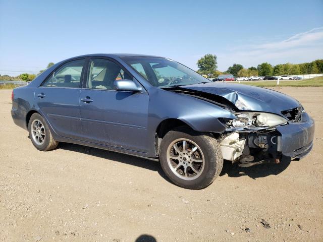 4T1BE32K93U765078 - 2003 TOYOTA CAMRY LE BLUE photo 4