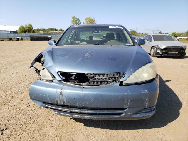 4T1BE32K93U765078 - 2003 TOYOTA CAMRY LE BLUE photo 5