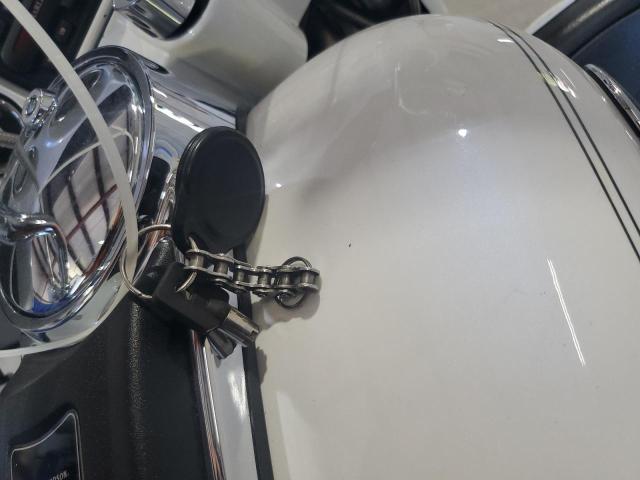 1HD1FCW144Y629433 - 2004 HARLEY-DAVIDSON FLHTCUI WHITE photo 8