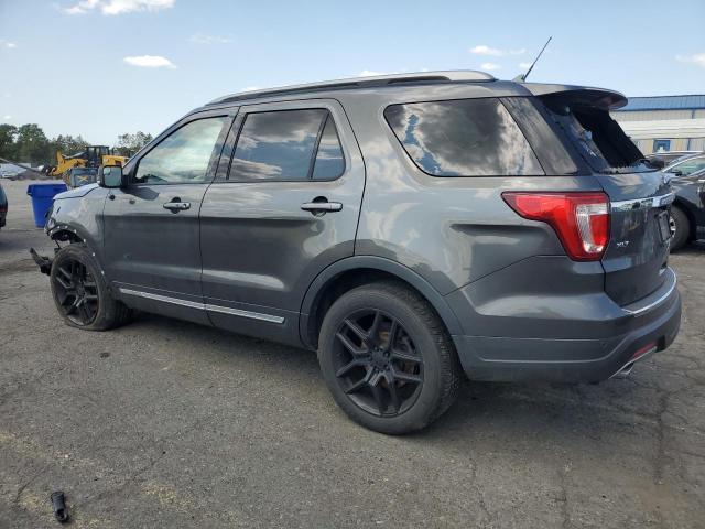 1FM5K8D82JGC61942 - 2018 FORD EXPLORER XLT GRAY photo 2