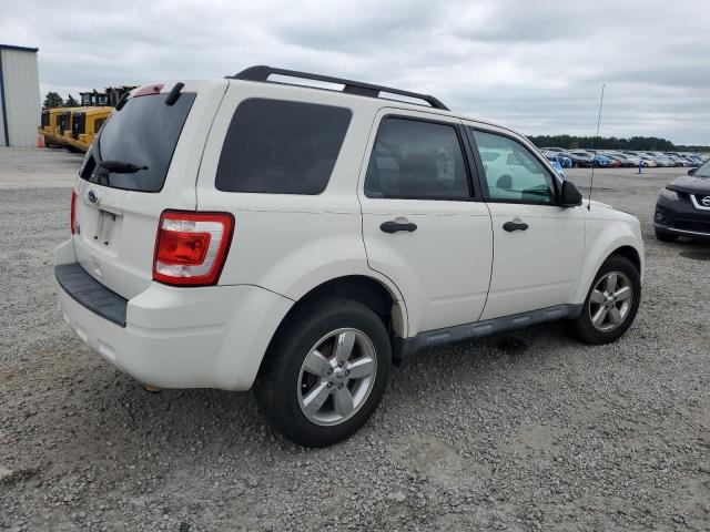 1FMCU0D77BKB70156 - 2011 FORD ESCAPE XLT WHITE photo 3