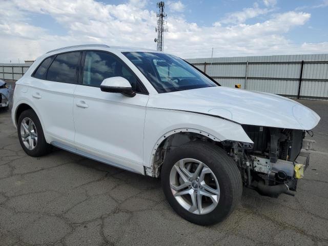 WA1ANAFY7J2188945 - 2018 AUDI Q5 PREMIUM WHITE photo 4