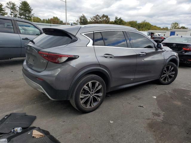 SJKCH5CR4HA017884 - 2017 INFINITI QX30 BASE Graphit Foto 3