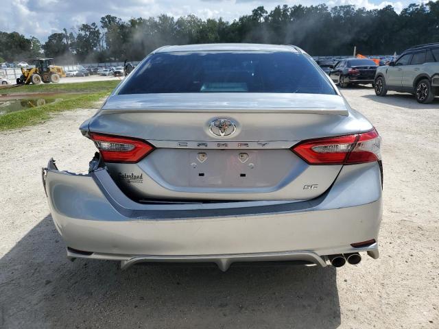 4T1B11HK8JU079764 - 2018 TOYOTA CAMRY L 银色 照片 6