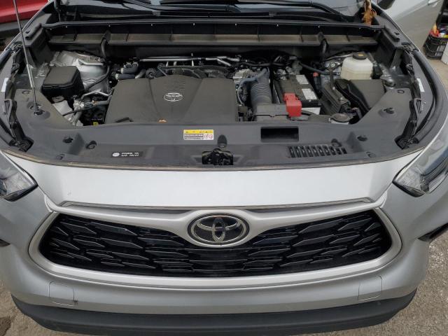 5TDGZRBH1NS578544 - 2022 TOYOTA HIGHLANDER XLE SILVER photo 12