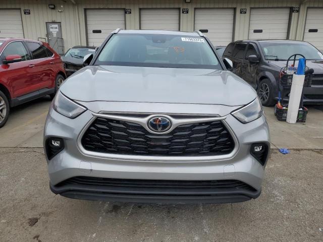 5TDGZRBH1NS578544 - 2022 TOYOTA HIGHLANDER XLE SILVER photo 5