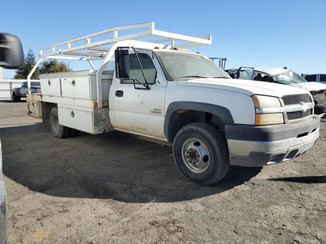 1GBJC34114E199167 - 2004 CHEVROLET SILVERADO C3500 WHITE photo 4