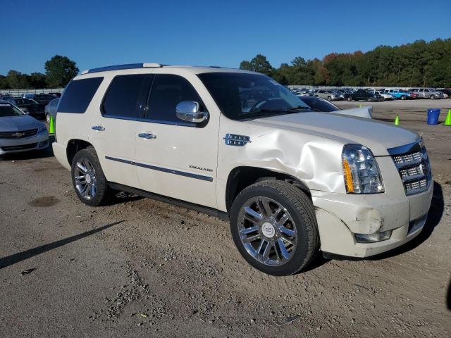 1GYS3DEF2CR164302 - 2012 CADILLAC ESCALADE PLATINUM WHITE photo 4