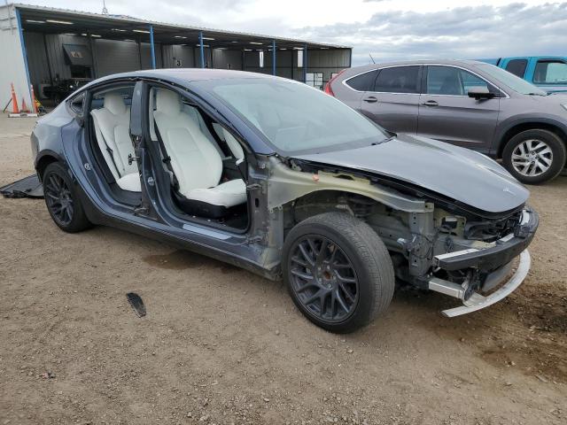 5YJ3E1EA1JF167623 - 2018 TESLA MODEL 3 GRAY photo 4