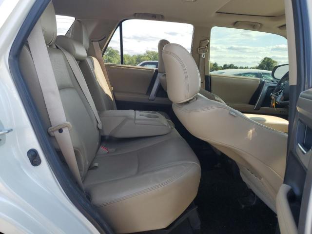 JTEBU5JR0G5289798 - 2016 TOYOTA 4RUNNER SR5/SR5 PREMIUM WHITE photo 10