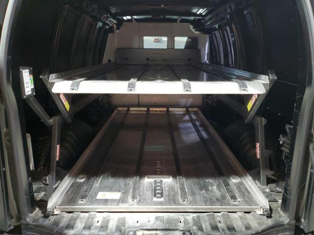 1GCWGAFP7J1301120 - 2018 CHEVROLET EXPRESS G2500 შავი ფოტო 10