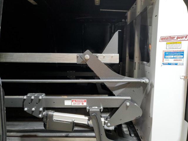 1GCWGAFP7J1301120 - 2018 CHEVROLET EXPRESS G2500 შავი ფოტო 11