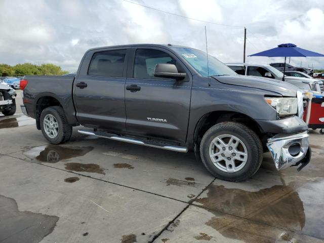 5TFEM5F11DX057859 - 2013 TOYOTA TUNDRA CREWMAX SR5 GRAY photo 4