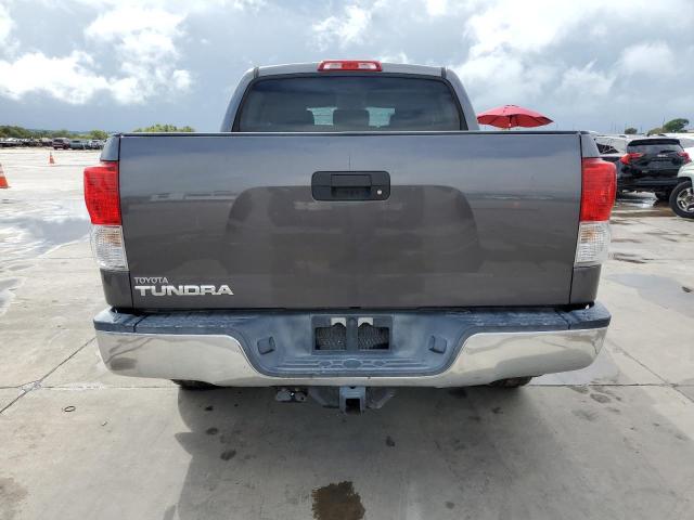 5TFEM5F11DX057859 - 2013 TOYOTA TUNDRA CREWMAX SR5 GRAY photo 6