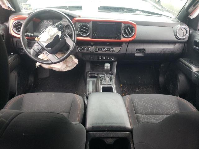 5TFCZ5AN7JX122776 - 2018 TOYOTA TACOMA DOUBLE CAB 黑色 照片 8