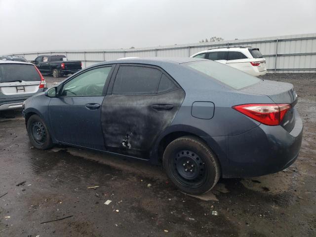 2T1BURHE7JC989505 - 2018 TOYOTA COROLLA L GRAY photo 2