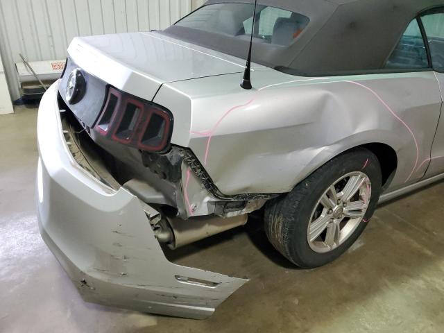 1ZVBP8EM4E5297117 - 2014 FORD MUSTANG SILVER photo 9