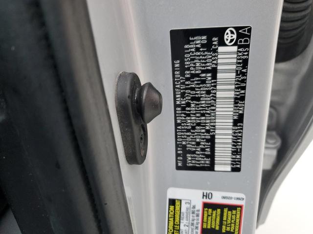 5YFBURHE8JP776711 - 2018 TOYOTA COROLLA L SILVER photo 12