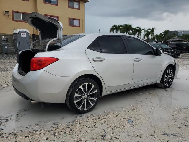 5YFBURHE8JP776711 - 2018 TOYOTA COROLLA L SILVER photo 3