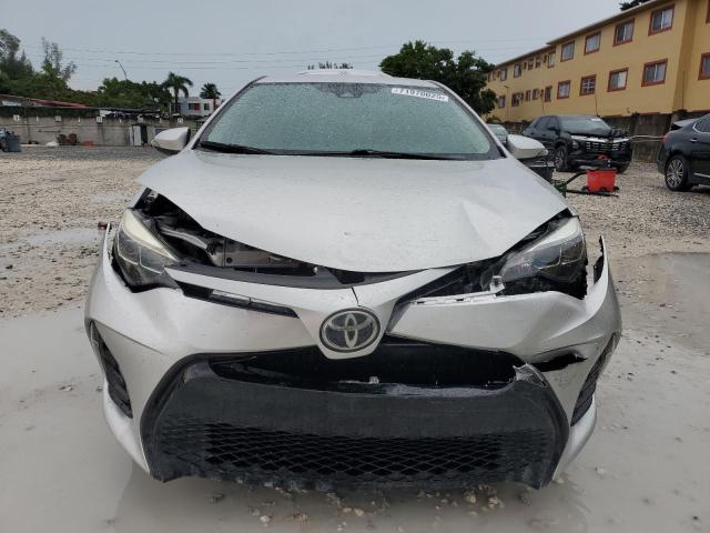 5YFBURHE8JP776711 - 2018 TOYOTA COROLLA L SILVER photo 5