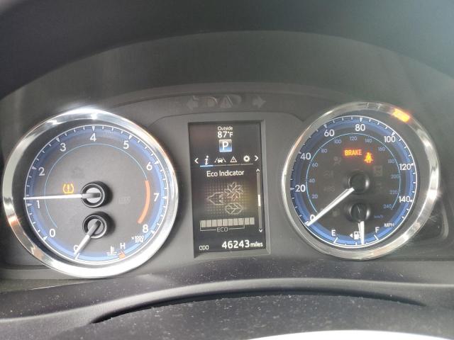 5YFBURHE8JP776711 - 2018 TOYOTA COROLLA L SILVER photo 9